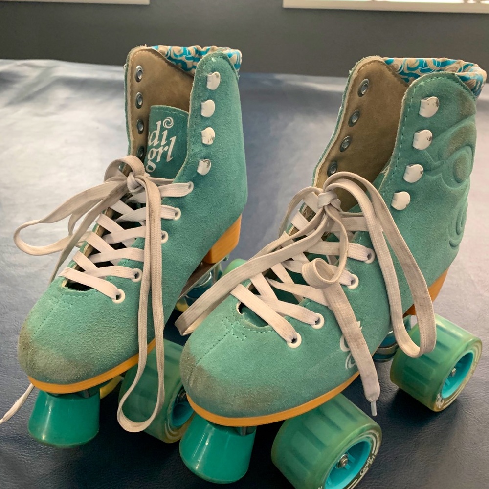 Candi Girl Roller Skates - Size 3 Women’s